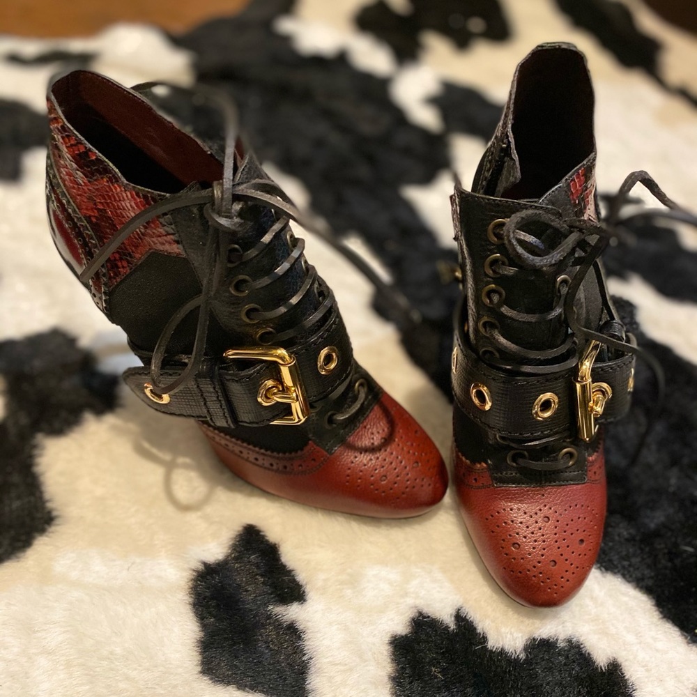 Burberry stiletto heel boots